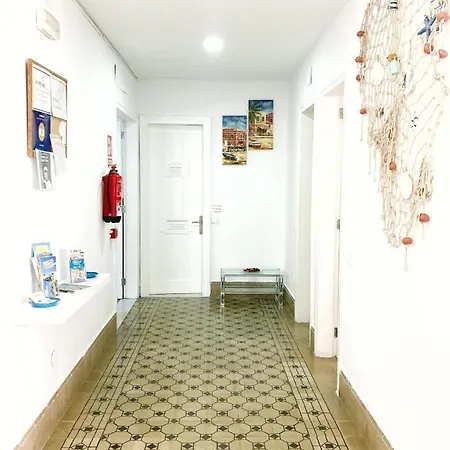 The Triana House Room 3 Hostel *