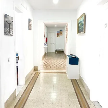 The Triana House Room 3 Hostel *